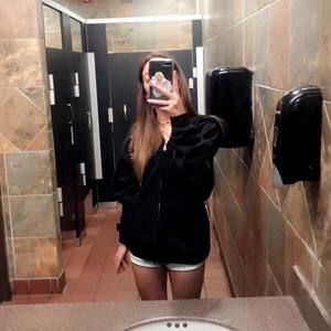 Meet your Posher, Jayley